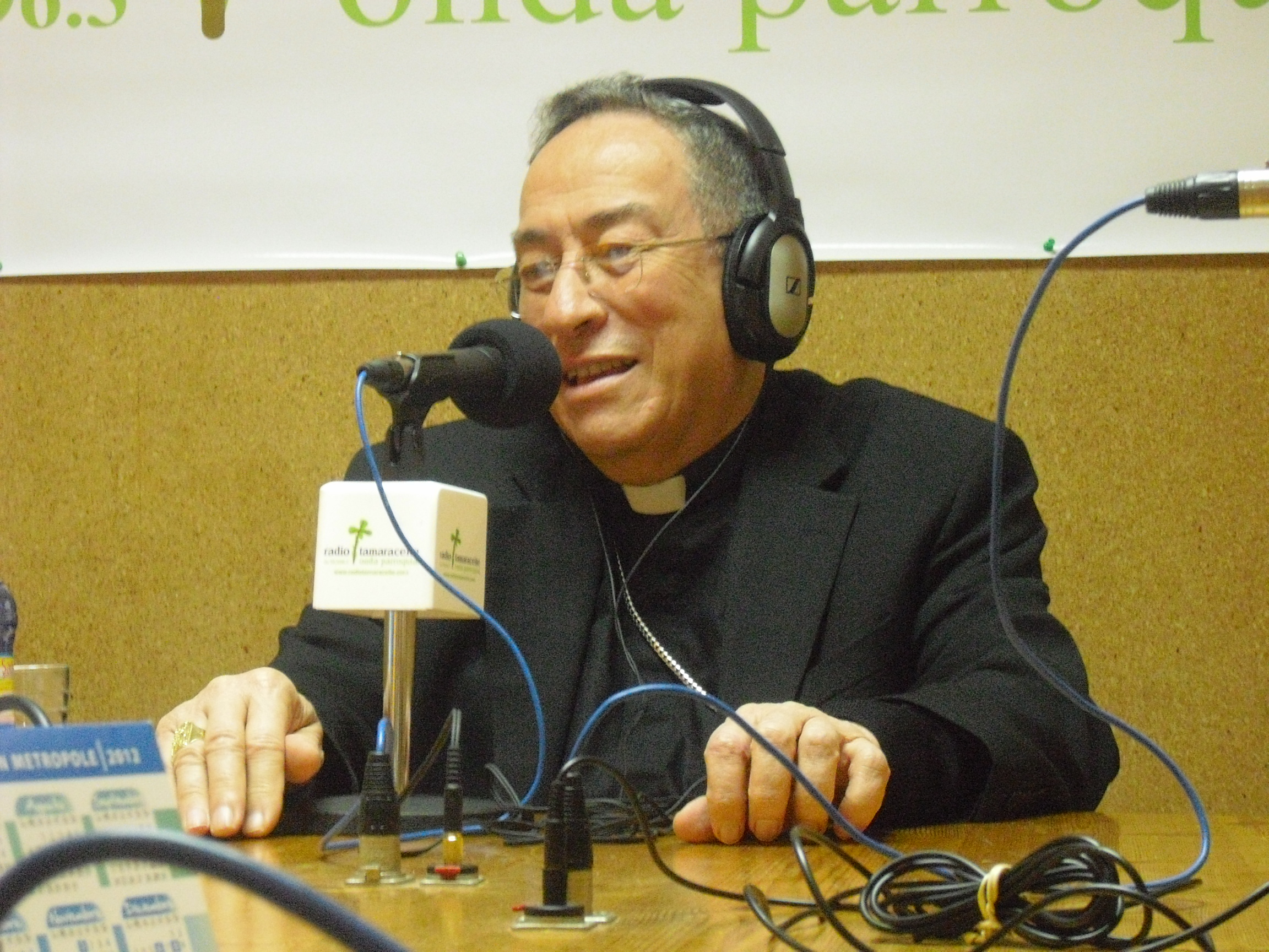 Visita del Cardenal Óscar Andrés Rodríguez Maradiaga a Radio Tamaraceite