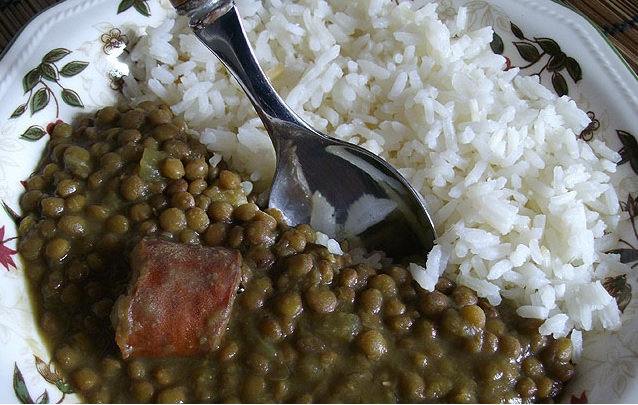 Lentejas compuestas con arroz, ‘En la cocina’