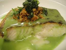 Merluza en salsa verde, ‘En la cocina’