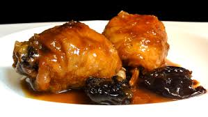 Pollo a la ciruela, ‘En la cocina’