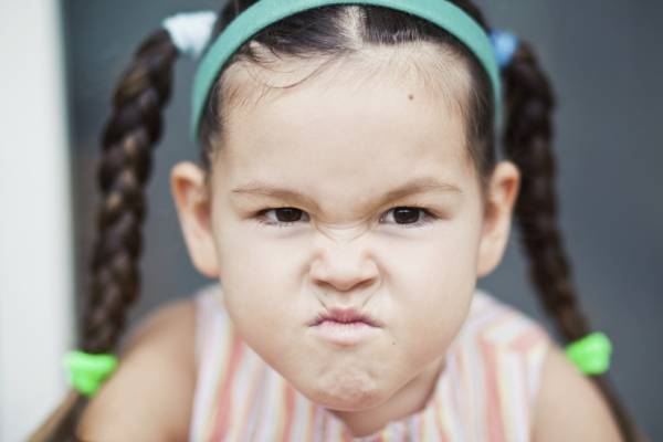 ¿La falta de límites y la sobreprotección podrían ser una forma de «maltrato»?, en ‘Educar con eficacia’