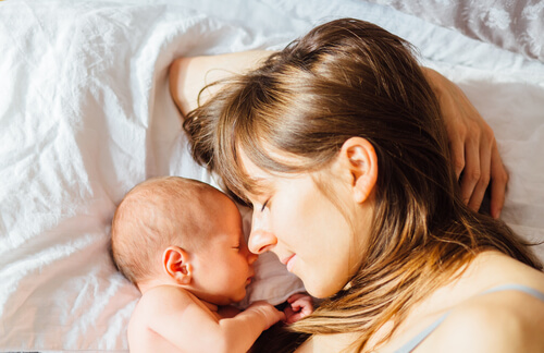 Recordamos el triste aniversario de la ley del aborto en España en ¡Qué viva la vida!